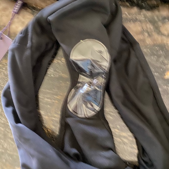 Swim suit by Ryan Dvan - Picture 4 of 6